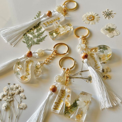 Golden Flora Charm Custom Handmade Resin Letter Keychains – Personalized for Every Occasion