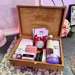 Luxurious Velvet Hamper – The Perfect Gift for Her (Without Materials Inside)