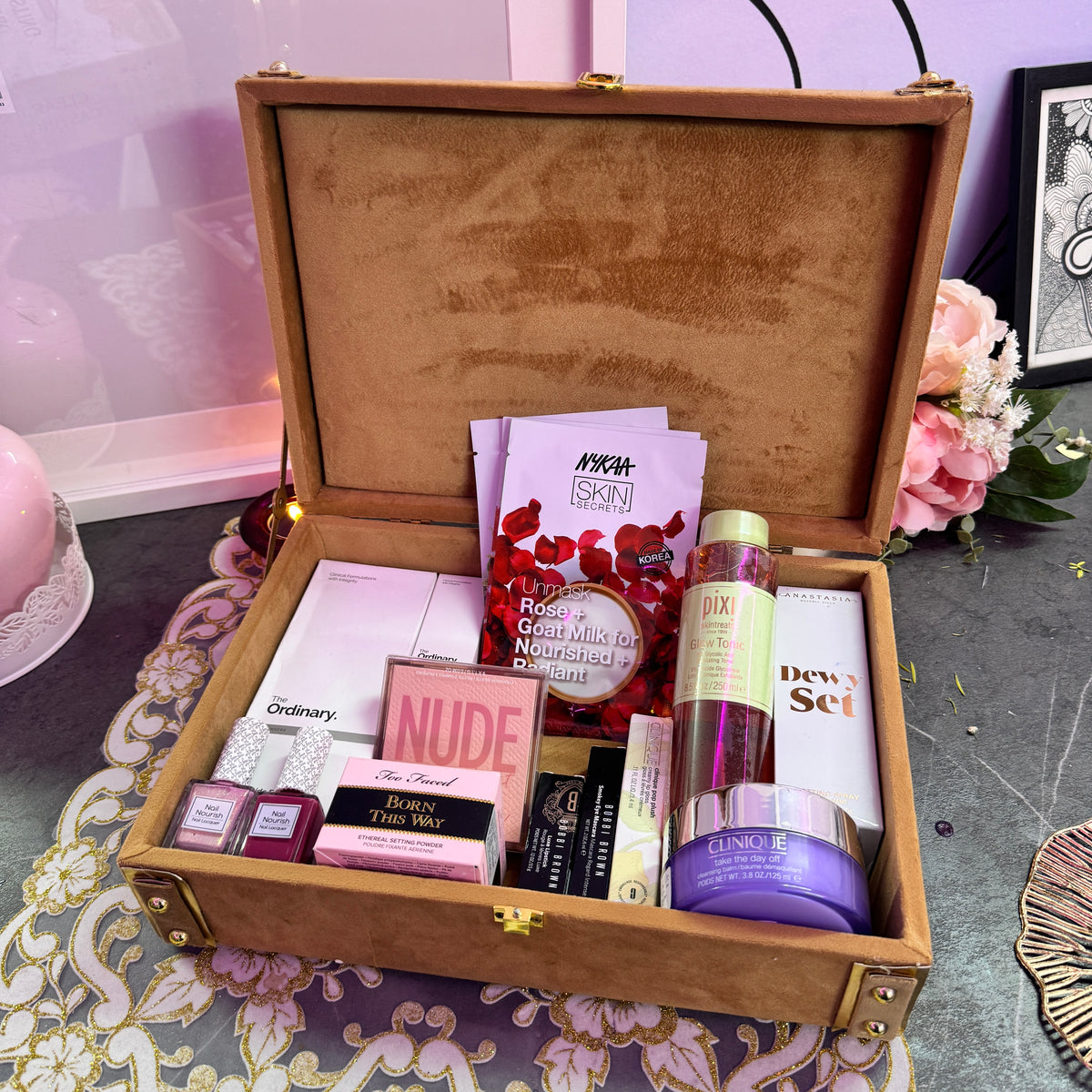 Luxurious Velvet Hamper – The Perfect Gift for Her (Without Materials Inside)
